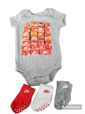 Baby Boy Nike Onesie & 3 Nike Socks 0-6 Months